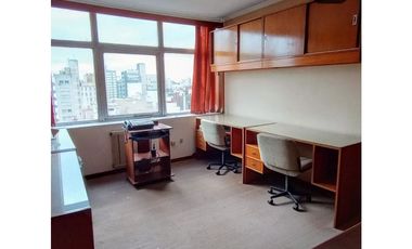 VENTA- OFICINAS EN HERMOSO EDIFICIO-MAR DEL PLATA