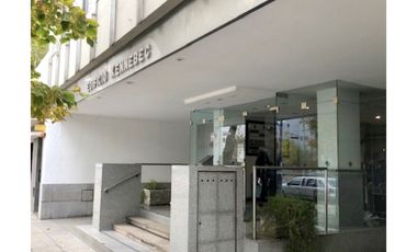 VENTA- OFICINAS EN HERMOSO EDIFICIO-MAR DEL PLATA