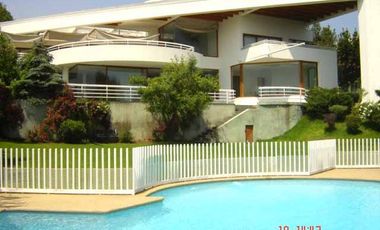 Casa en arriendo de 3 dorm. en Lo Barnechea