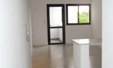 VENTA , depto 1 dormitorio con placard y calefactor, baño, living-comedor con barra integrada cocina, balcón lavadero pequeño, contrafrente, todos los