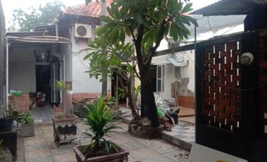 Rumah usaha jalan nias Semi furnish