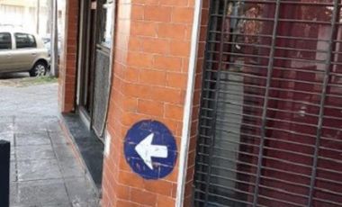 SE VENDEN 2 LOCALES EN CONJUNTO - MORON CENTRO