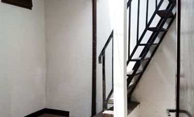 Di Sewakan Rumah Siap Huni 4 Kamar Cocok Untuk Kantor di Jl. Turangga Bandung
