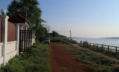 Home and 3 Bungalows For Sale, Phon Phisai, Nong Khai.