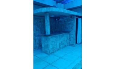 SE VENDE CASA DE LUJO 500m2 ALFRENTE DEL CENTRO COMERCIAL LOS PUEBLOS