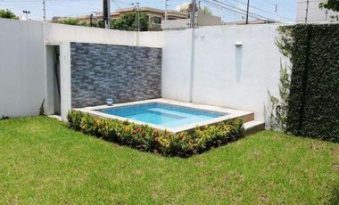 Venta de Casa atrás UEES Samborondon - Vía Samborondón Primeros kilómetros - C021