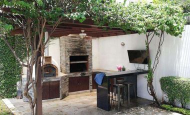 Venta de Casa atrás UEES Samborondon - Vía Samborondón Primeros kilómetros - C021