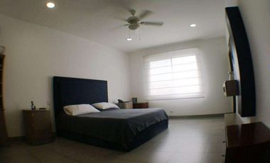 Venta de Casa atrás UEES Samborondon - Vía Samborondón Primeros kilómetros - C021