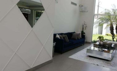 Venta de Casa atrás UEES Samborondon - Vía Samborondón Primeros kilómetros - C021