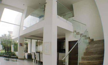 Venta de Casa atrás UEES Samborondon - Vía Samborondón Primeros kilómetros - C021