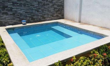Venta de Casa atrás UEES Samborondon - Vía Samborondón Primeros kilómetros - C021