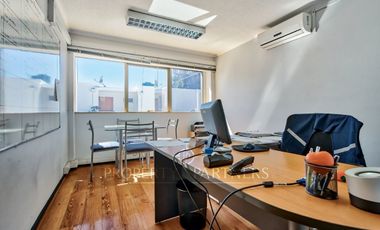 Amplio Edificio Corporativo cercano a Costanera Center(93 UF/m2)