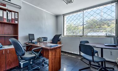 Amplio Edificio Corporativo cercano a Costanera Center(93 UF/m2)