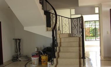 casa en venta en el rosal. Cod V6405