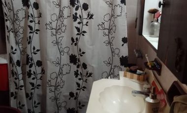 Casa para 2 Familias en venta en Wilde Oeste