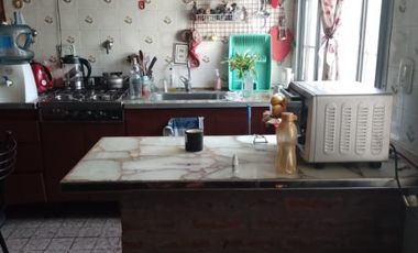 Casa para 2 Familias en venta en Wilde Oeste