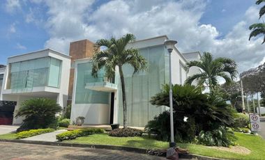 casa en venta en la floresta. Cod V1396