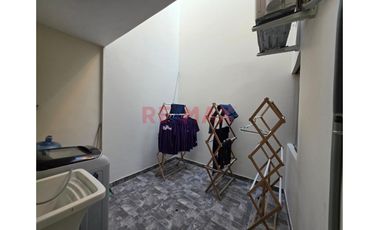 Venta De Hermosa Y Moderna Casa En Villa La Rinconada Frente A Parque