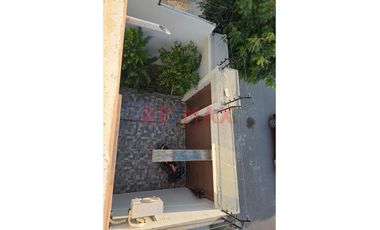 Venta De Hermosa Y Moderna Casa En Villa La Rinconada Frente A Parque