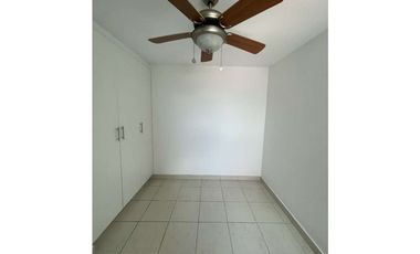 Venta de apartamento en Parque Lefeve (Riverside) GTA