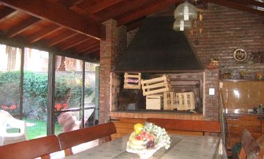 CHALET en DOS PLANTAS  Ciudad del Libertador General José de San Martín, San Martín, Buenos Aires