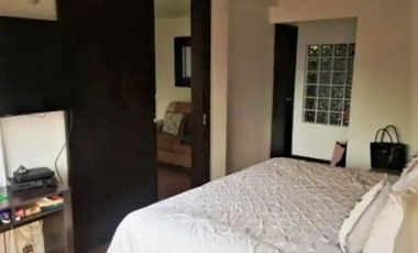 PR12361 EN VENTA CASA EN SECTOR EL TESORO, EL POBLADO