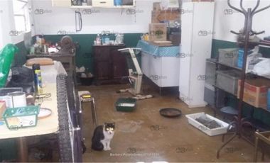 Barbaro Vende tipo casa al frente