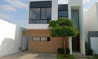 VENTA CASA ESTRENO SAMBORONDON  4 DORMITORIOS (AGE)