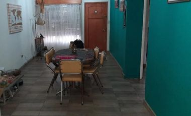 PALOMAR - EXCELENTE CASA CON PILETA