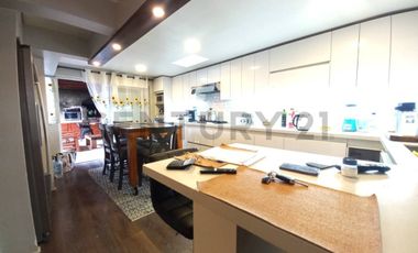 CASA EN VENTA REMODELADA, 4D, QUILICURA