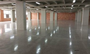 Arriendo local en el Centro Empresarial Olaya Herrera, Medellín