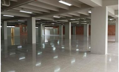 Arriendo local en el Centro Empresarial Olaya Herrera, Medellín
