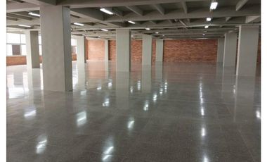 Arriendo local en el Centro Empresarial Olaya Herrera, Medellín