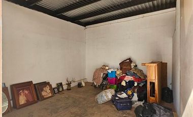 Casa con dos frentes, ideal para negocio.