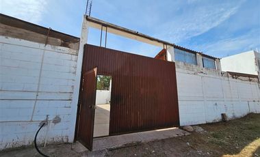 Casa con dos frentes, ideal para negocio.