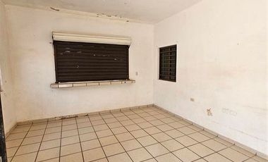 Casa con dos frentes, ideal para negocio.