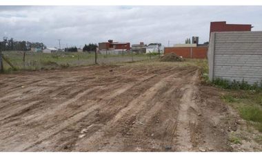 terreno sobre calle 99 entre 42 y 40 de 400M2