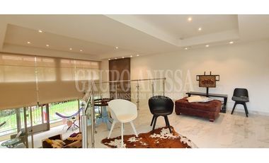 Se Vende Moderna y Acogedora Casa en Altos del Maria