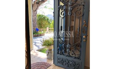 Se Vende Moderna y Acogedora Casa en Altos del Maria