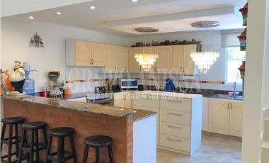 Se Vende Moderna y Acogedora Casa en Altos del Maria