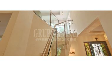 Se Vende Moderna y Acogedora Casa en Altos del Maria