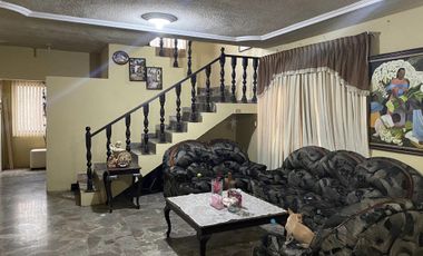 Venta de casa sobre avenida Monterrey en Rincón de la Sierra Guadalupe