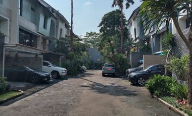 Rumah Plus Kolam Renang Di Pondok Pinang Jakarta