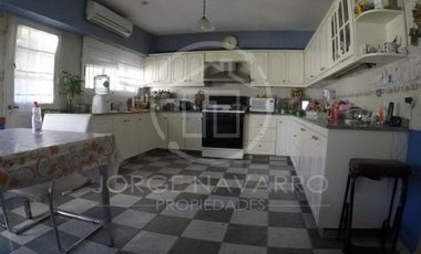 Excelente Chalet de 5 Ambientes - Parana - Villa Ballester