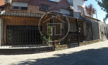 Excelente Chalet de 5 Ambientes - Parana - Villa Ballester