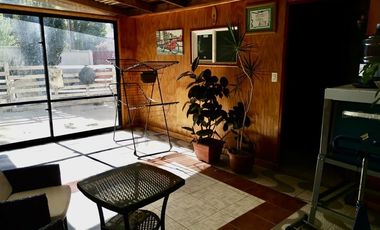 Casa,solida,4 dormit 2 baños,patio, 2 estacionamientos