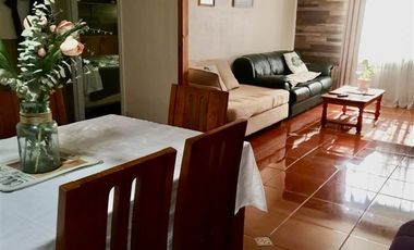 Casa,solida,4 dormit 2 baños,patio, 2 estacionamientos