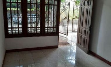 Rumah Jl. Jemursari hadap utara