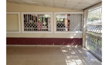 ALQUILER O VENTA DE CASA CENTRICA EN CHITRE