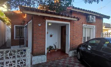 Venta casa 3 ambientes en Ituzaingó Sur. Permuta